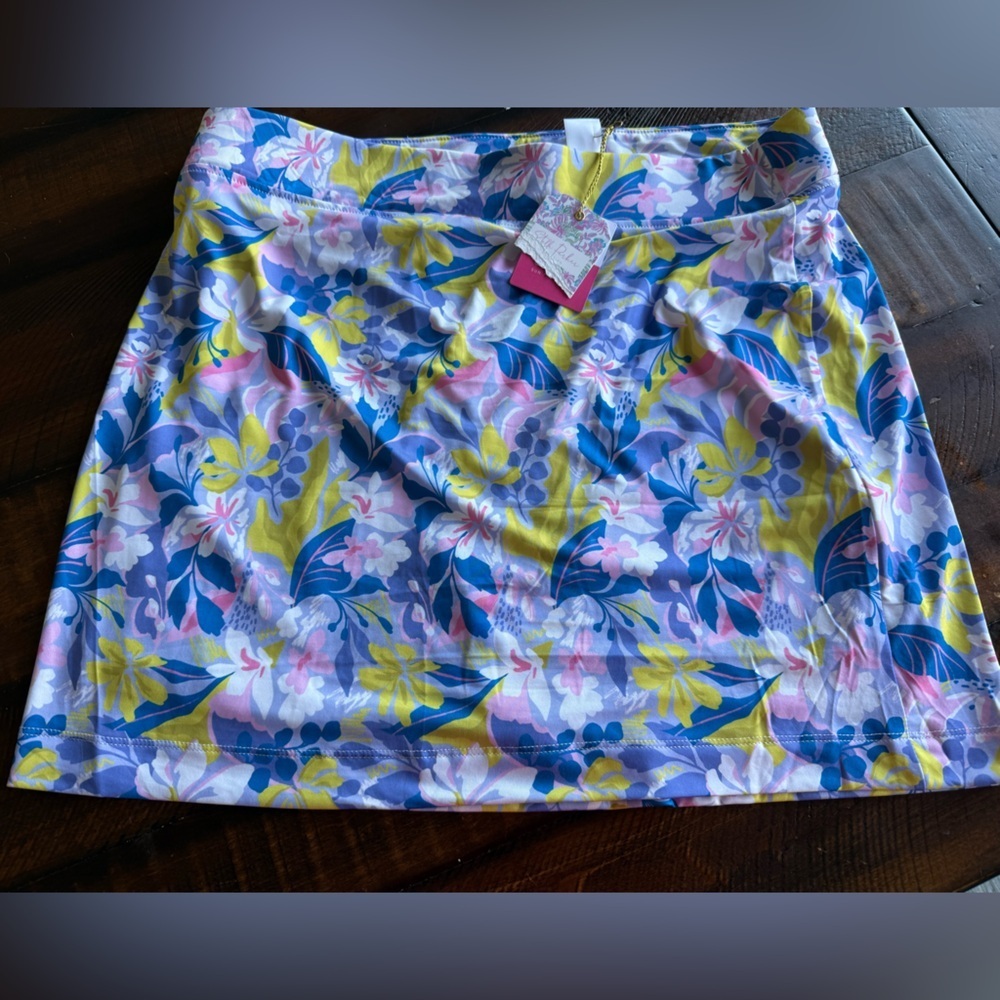 Size LP Stella Parker UV50 beach/sport skirt with shorts underneath